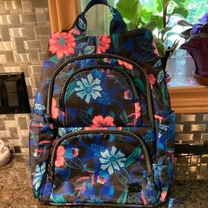 LUG - HATCHBACK - NWOT. RESORT BLACK